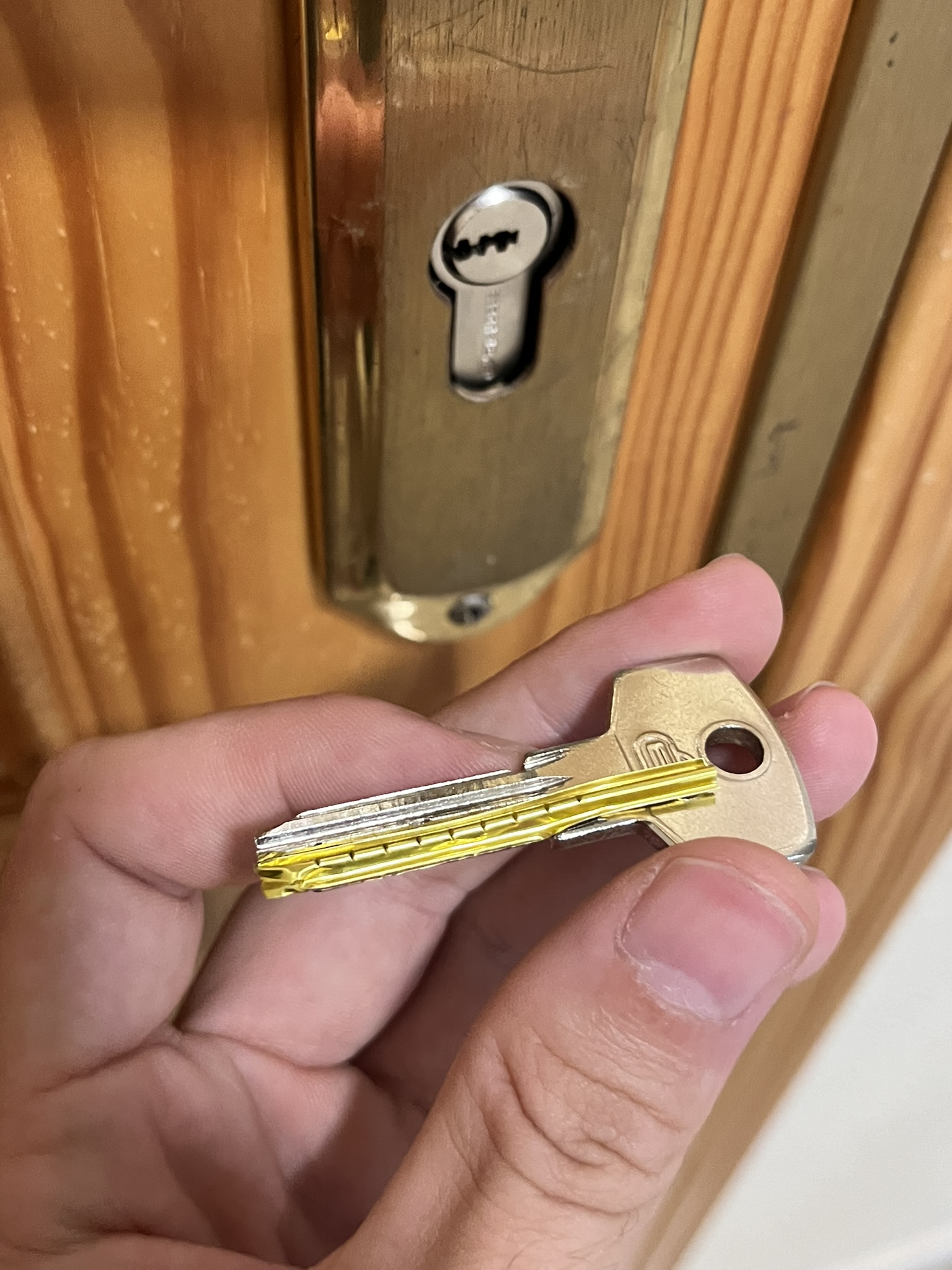 Apertura de puerta de madera sin daños — KKKEY Benidorm