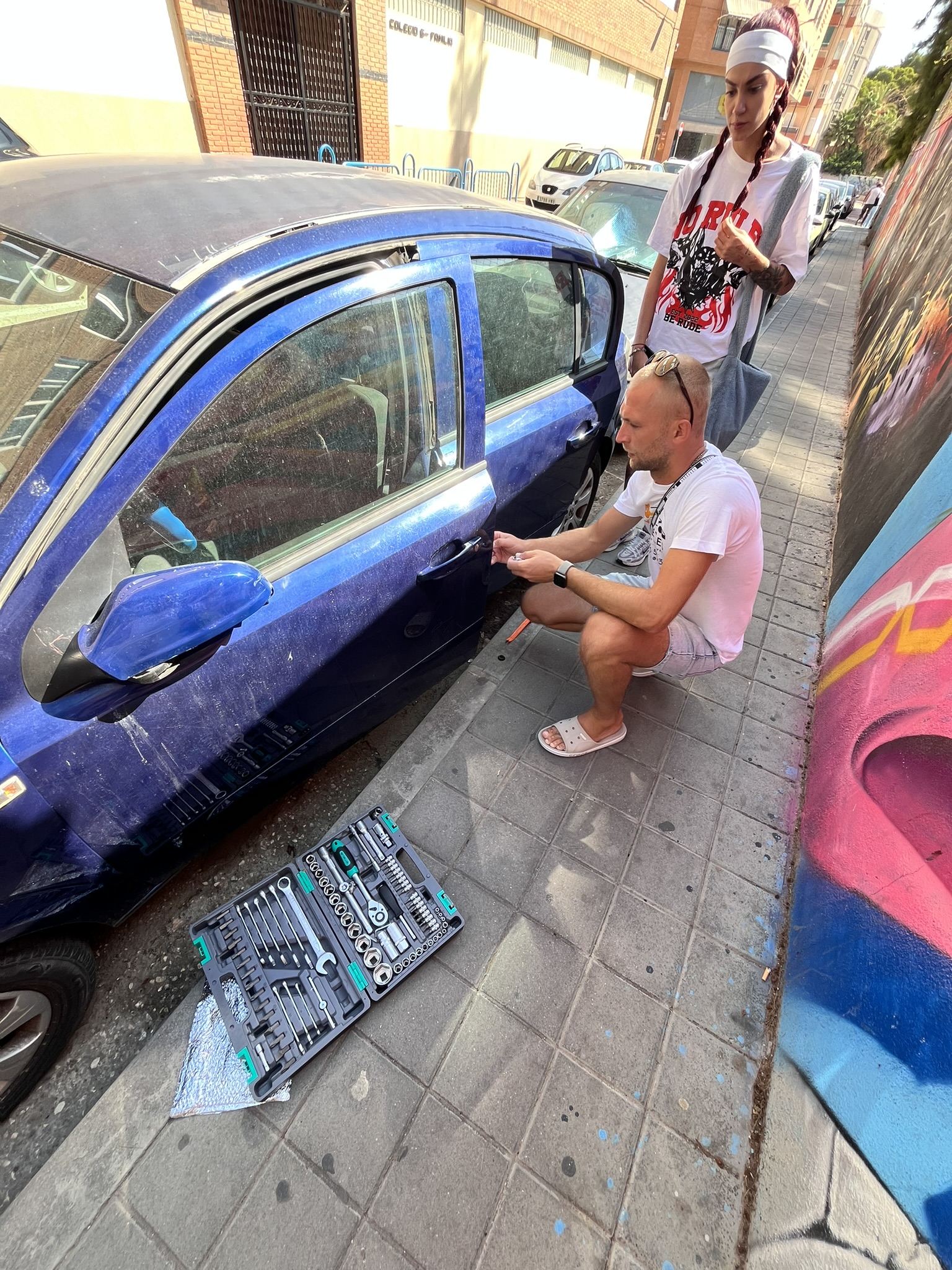 Apertura de coche en calle espanola