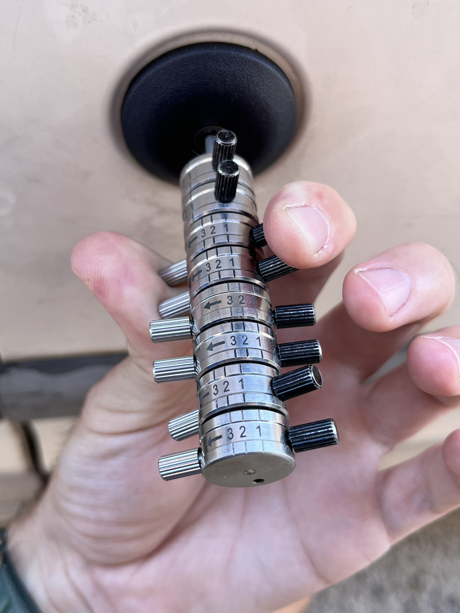 Impressioning sobre cilindro de cerradura — KKKEY
