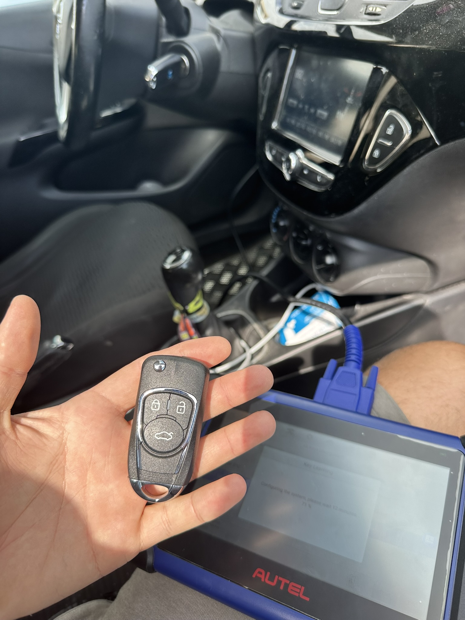 Programación flip key Opel Corsa con Autel — KKKEY Benidorm
